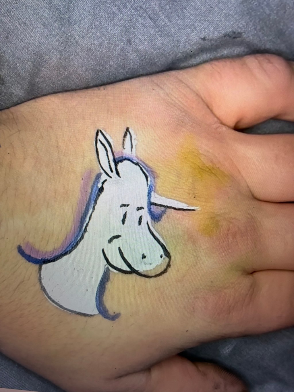 How to hand paint a&nbsp;Unicorn